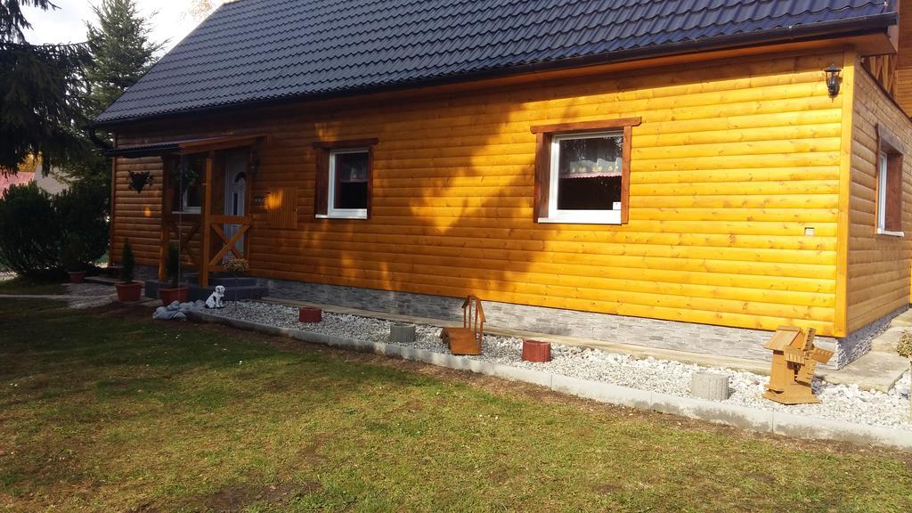 Liptovská Chata pri potoku Liptovský Mikuláš Esterno foto