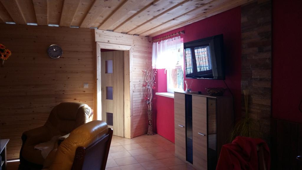 Liptovská Chata pri potoku Liptovský Mikuláš Esterno foto