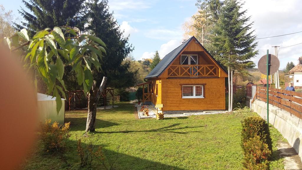 Liptovská Chata pri potoku Liptovský Mikuláš Esterno foto