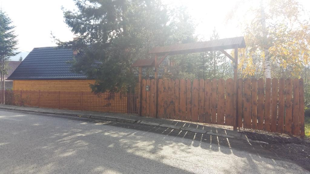 Liptovská Chata pri potoku Liptovský Mikuláš Esterno foto