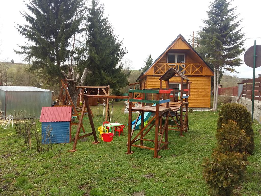 Liptovská Chata pri potoku Liptovský Mikuláš Esterno foto